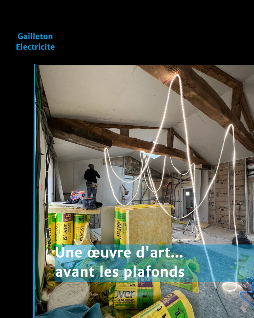 Préparation d'un éclairage sur mesure lors d'un chantier de rénovation électrique à Lyon avant la fermeture des plafonds.